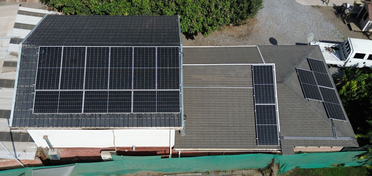 Cada panel solar que instalas baja en 10.000 tu cuenta de luz (SOLAR 10k)
